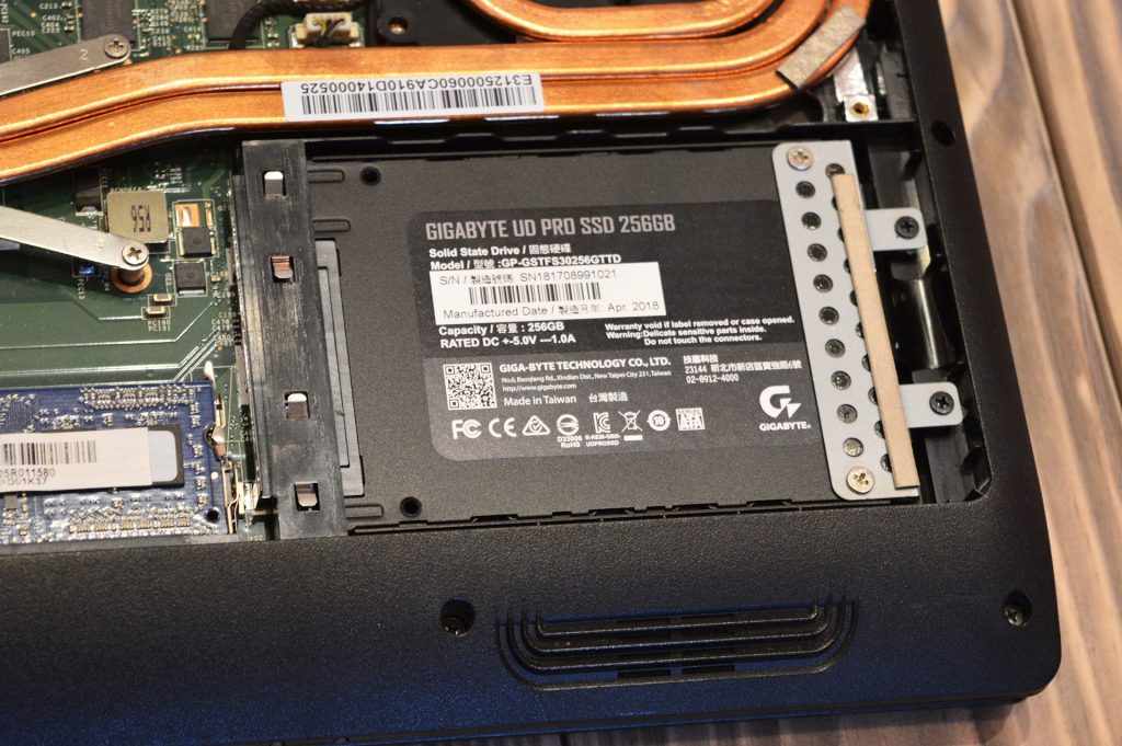 SSD-накопитель в ноутбуке.