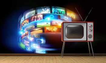 Фильмы в интернете через телевизор ежедневно начинают смотреть примерно каждые 10 минут.